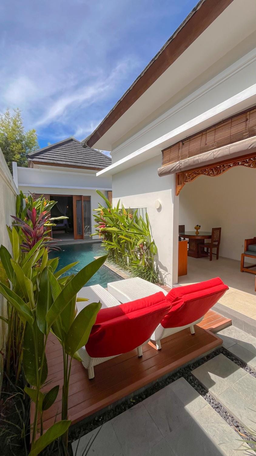 Property building, Swimming pool