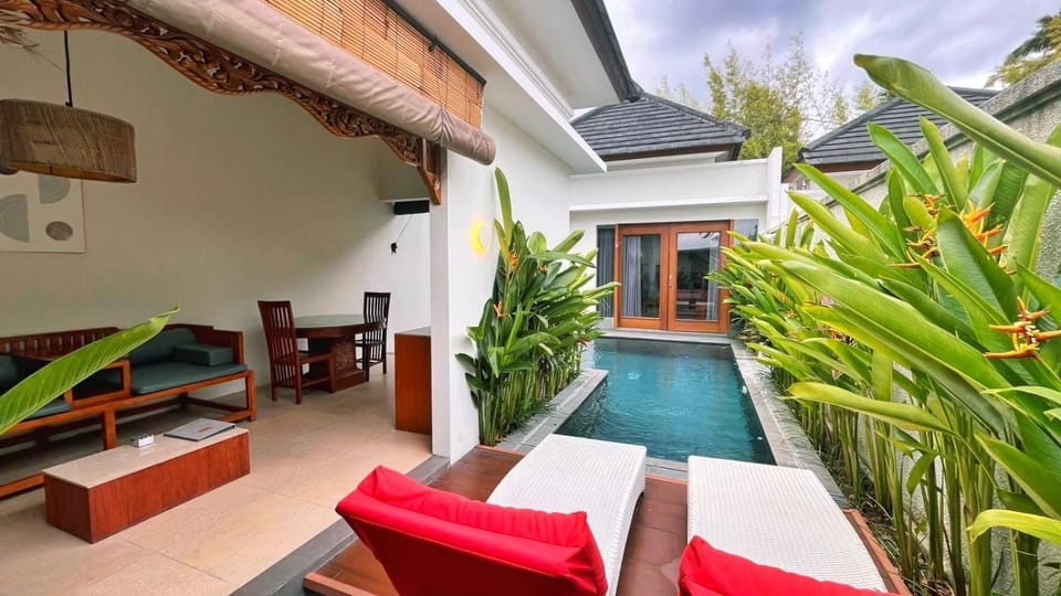 Property building, Swimming pool