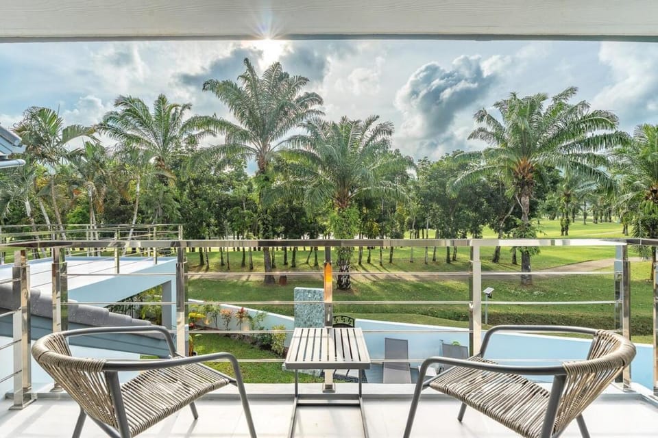 Patio, Spring, Day, Natural landscape, Garden, View (from property/room), Balcony/Terrace, Swimming pool, sunbed