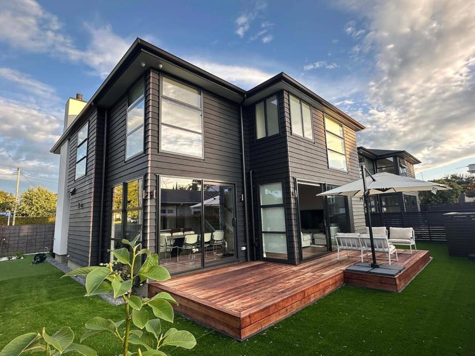 Brand-New Luxury 5 bedroom house in Epsom Villa in Auckland
