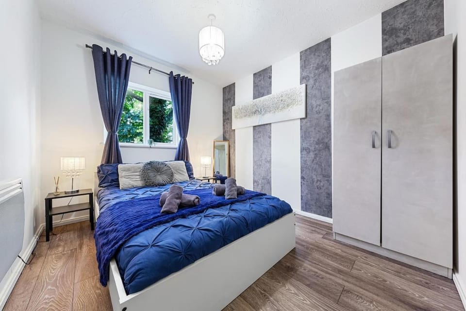 Bright modern Flat near tower bridge Apartment in London Borough of Southwark