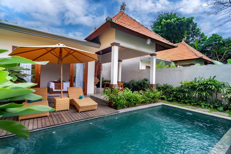 Property building, Garden, Garden view, Pool view, Pool view, Swimming pool, Swimming pool, sunbed