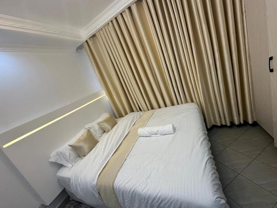 Pamoja stays - Modern studio near transit with balcony and workspace Apartment in Nairobi