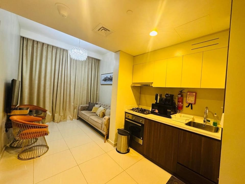 Burj Khalifa Skyline View Apartment in Dubai