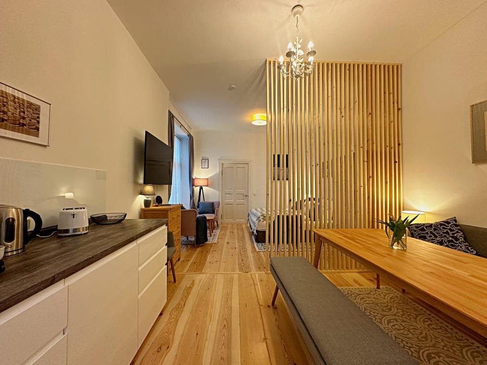 TV and multimedia, Kitchen or kitchenette, Seating area, Dining area