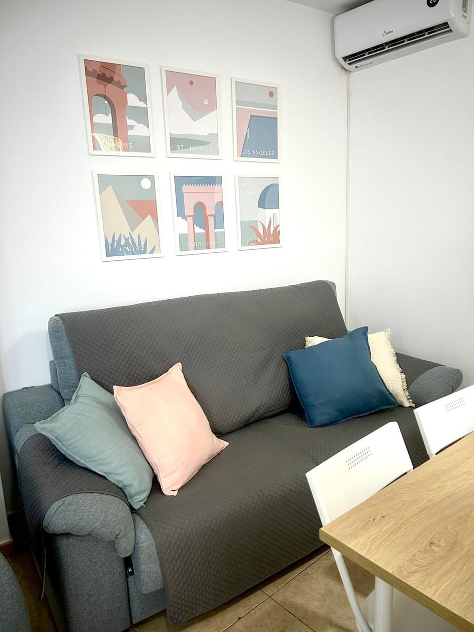 Communal lounge/ TV room, air conditioner