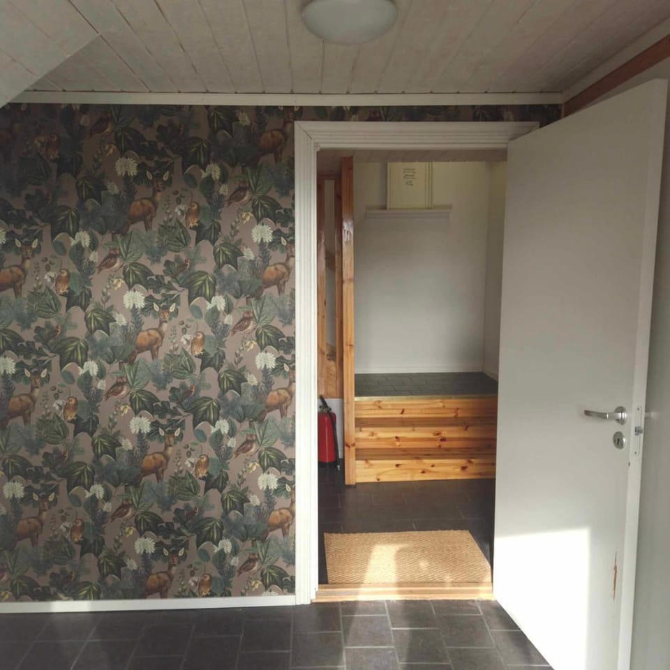 Facade/entrance, wardrobe