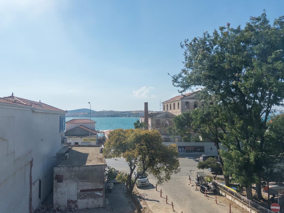 Sea view, Location