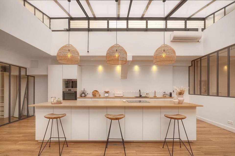Coffee/tea facilities, Kitchen or kitchenette, Dining area, air conditioner