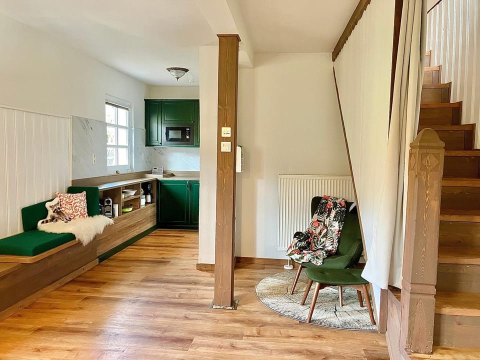 Kitchen or kitchenette, Living room