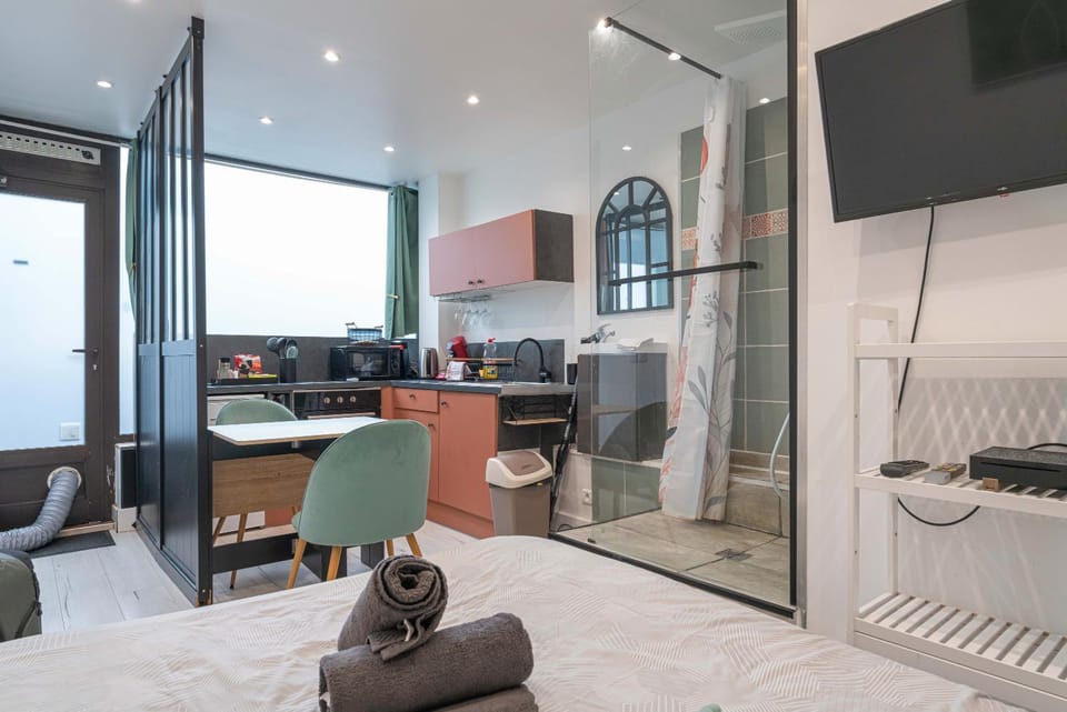 Property building, Living room, Bedroom