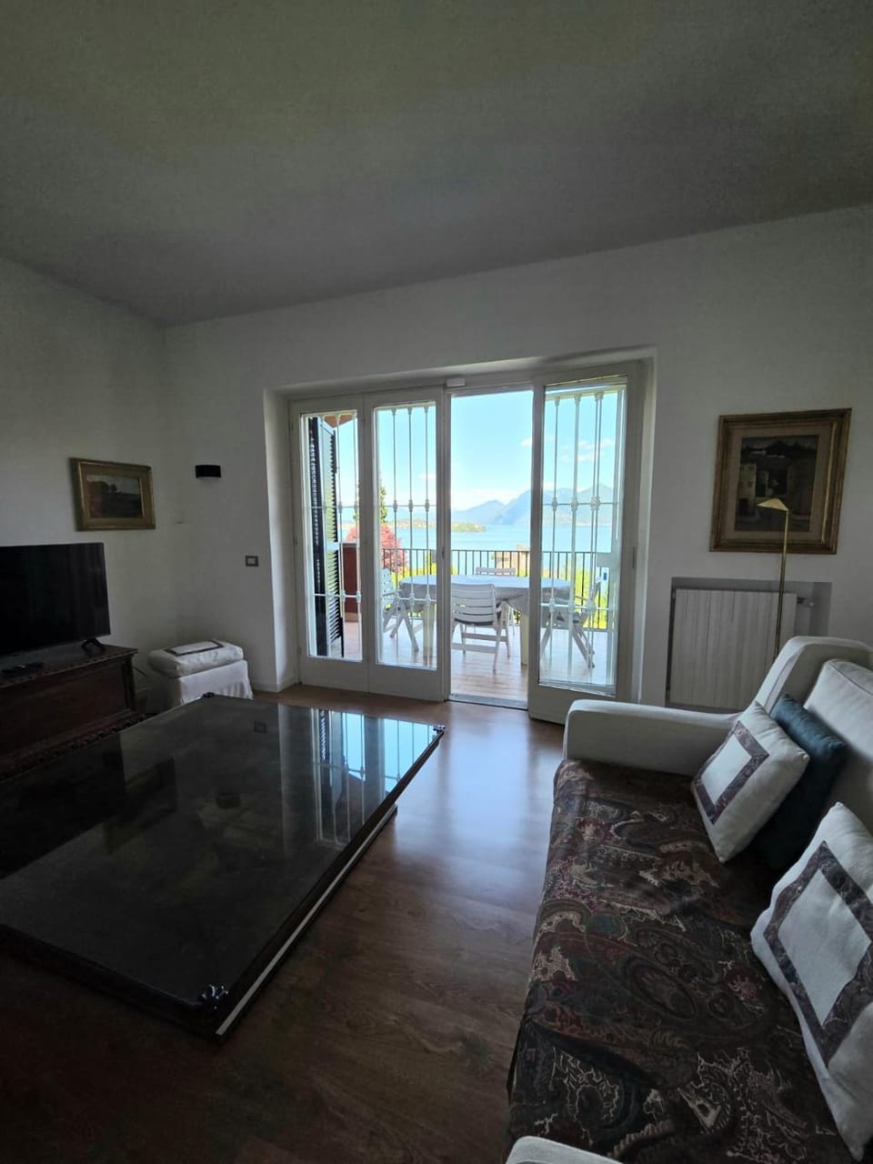 Communal lounge/ TV room, Living room