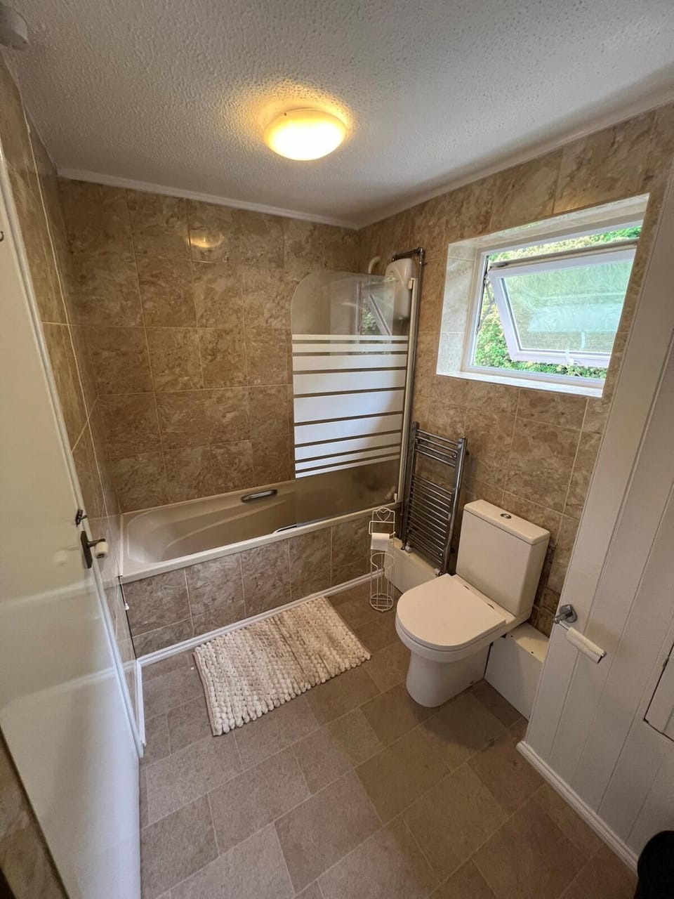 Shower, Toilet, Bathroom, Bath, towels