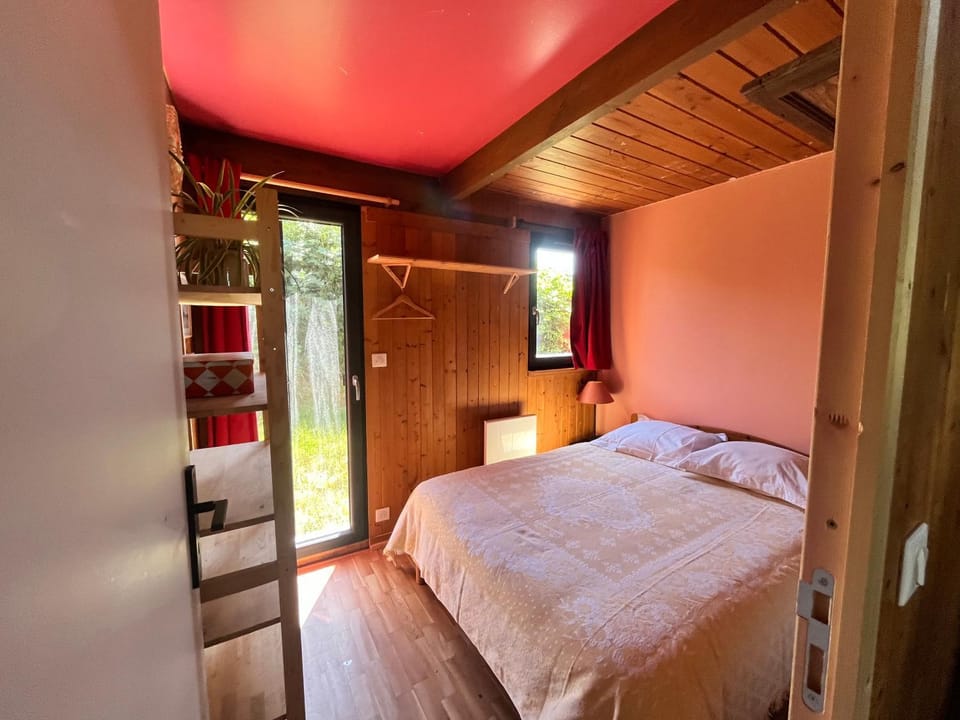 l'oreille du pelerin - colibri House in Auvergne-Rhône-Alpes