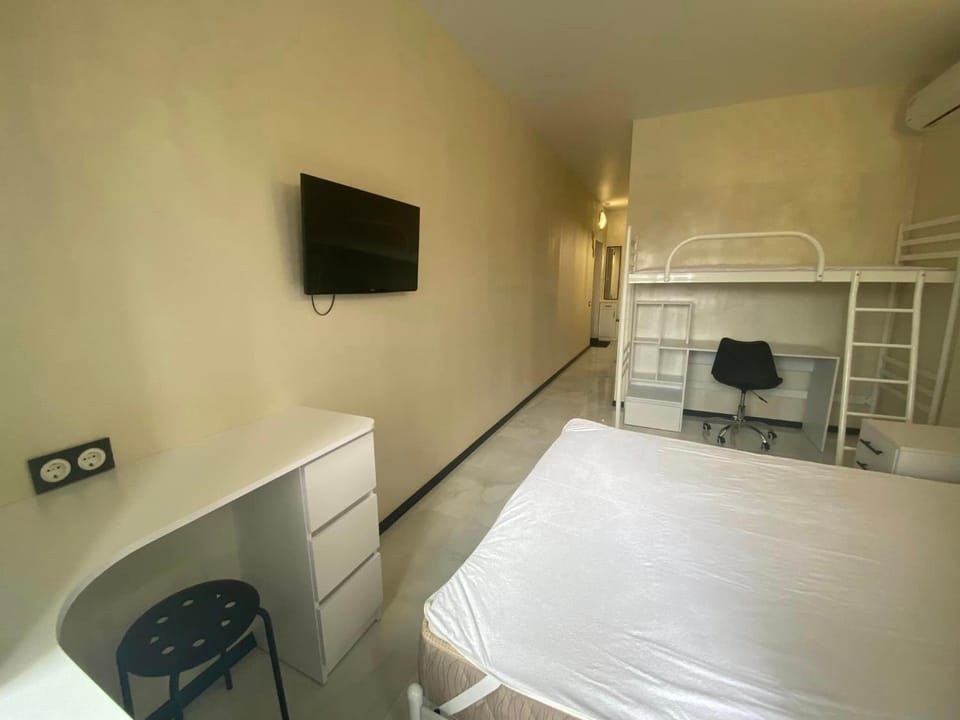 Bed, Photo of the whole room, Bedroom, air conditioner