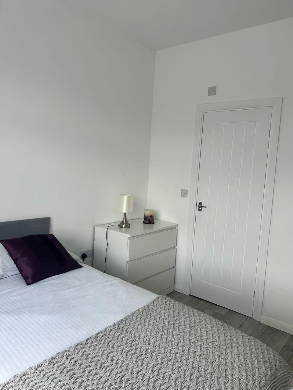 Free parking with spacious double bedrooms near Abby Wood for Elizabeth Line and Network Rail Bed and Breakfast in London