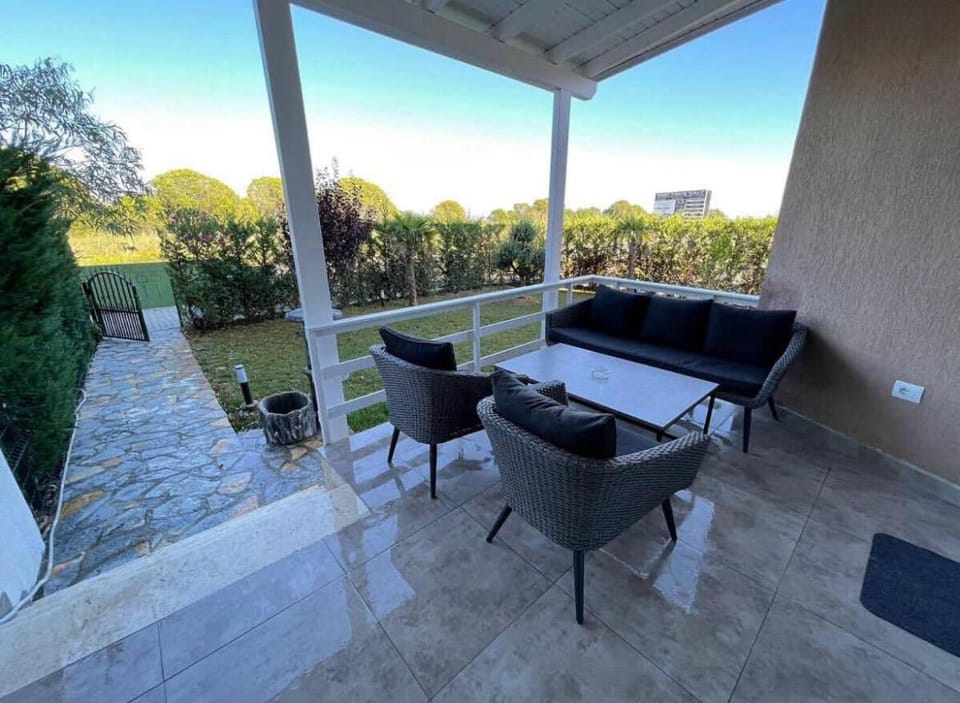 Garden, View (from property/room), Balcony/Terrace, Seating area, Garden view