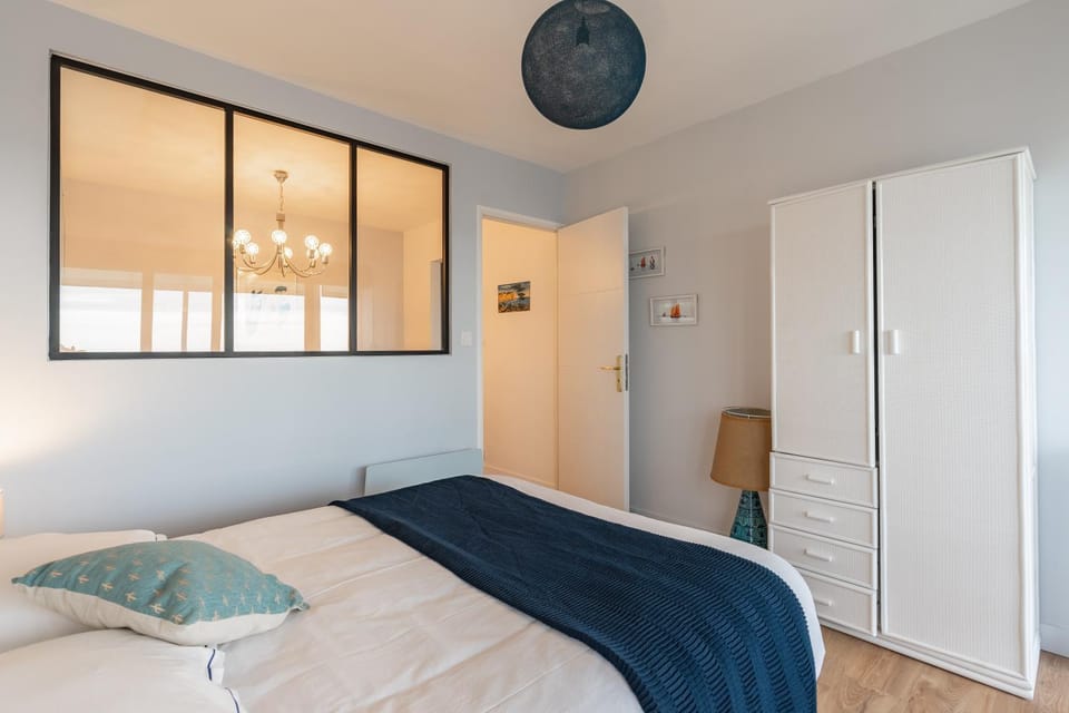 Living room, Bedroom