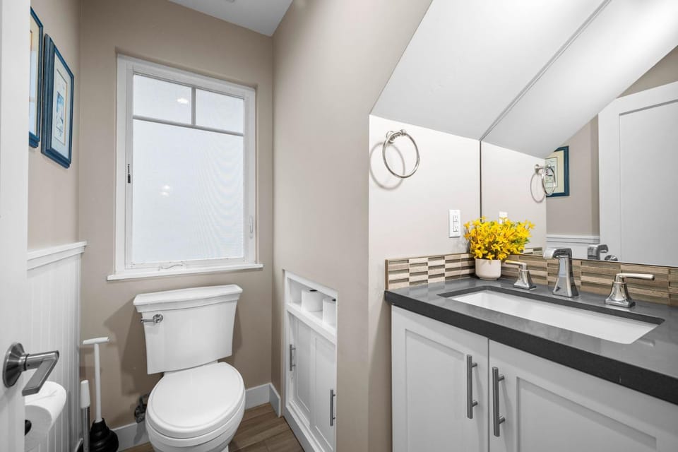 Toilet, Bathroom