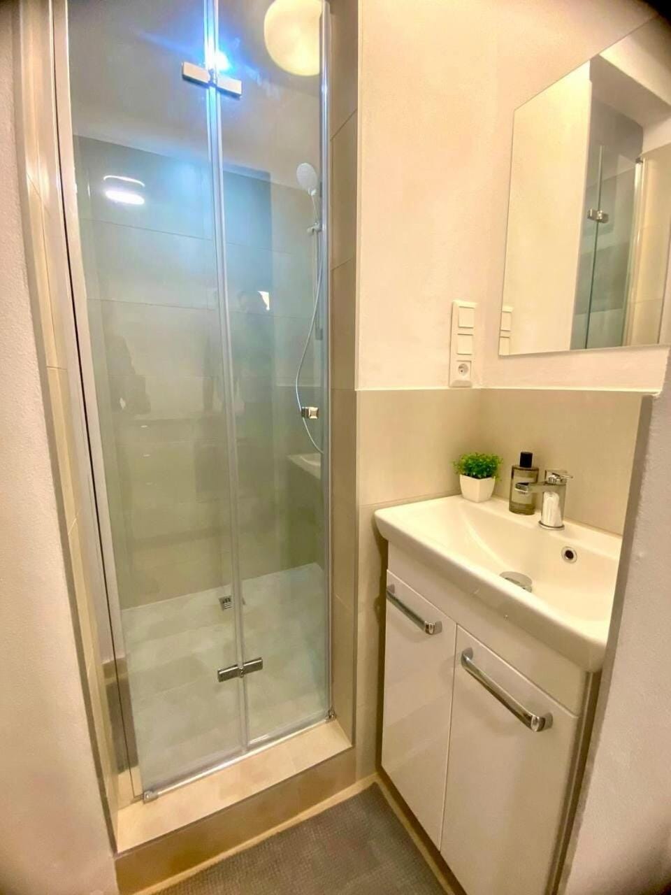 Shower, Bathroom