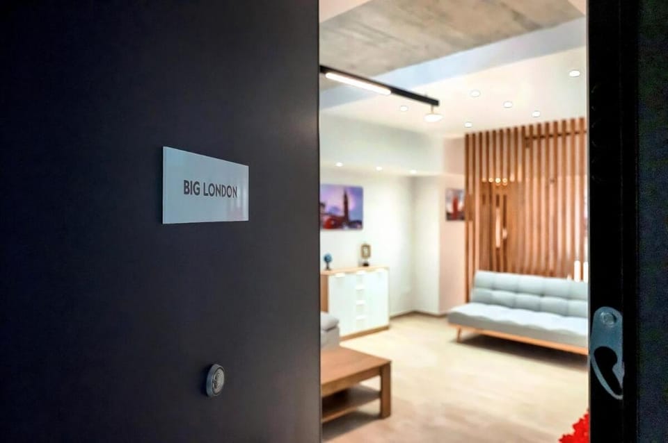 Big London Apartment in Piraeus Apartment in Pireas