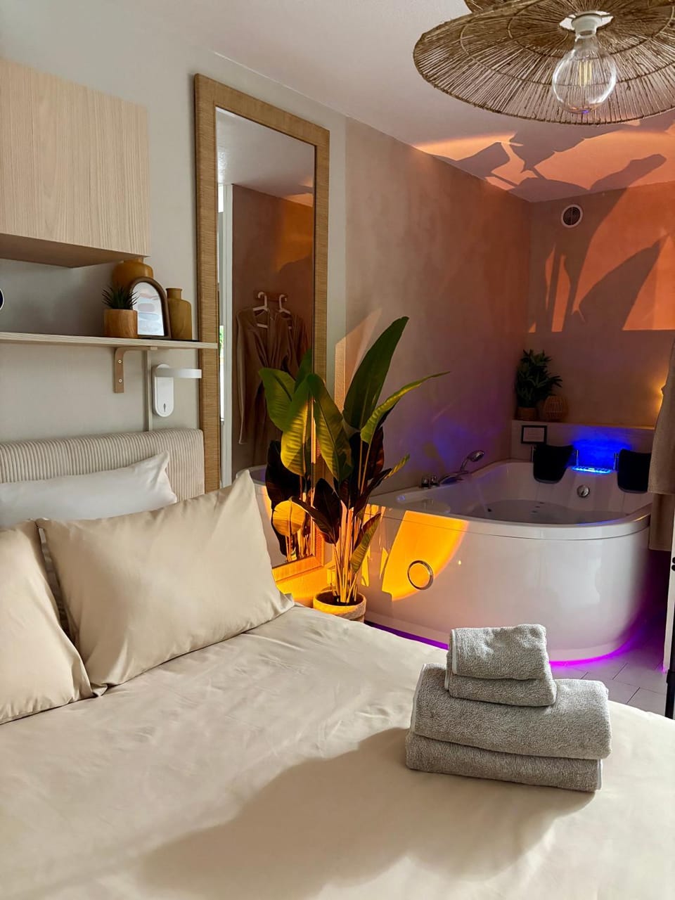 Studio Spa Balnéo, proche centre ville Apartment in Nimes