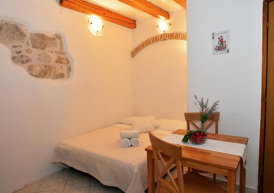 Dining area, Bedroom