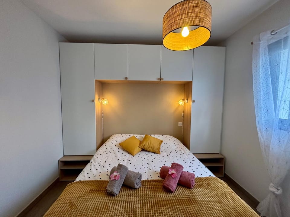 Living room, Bedroom