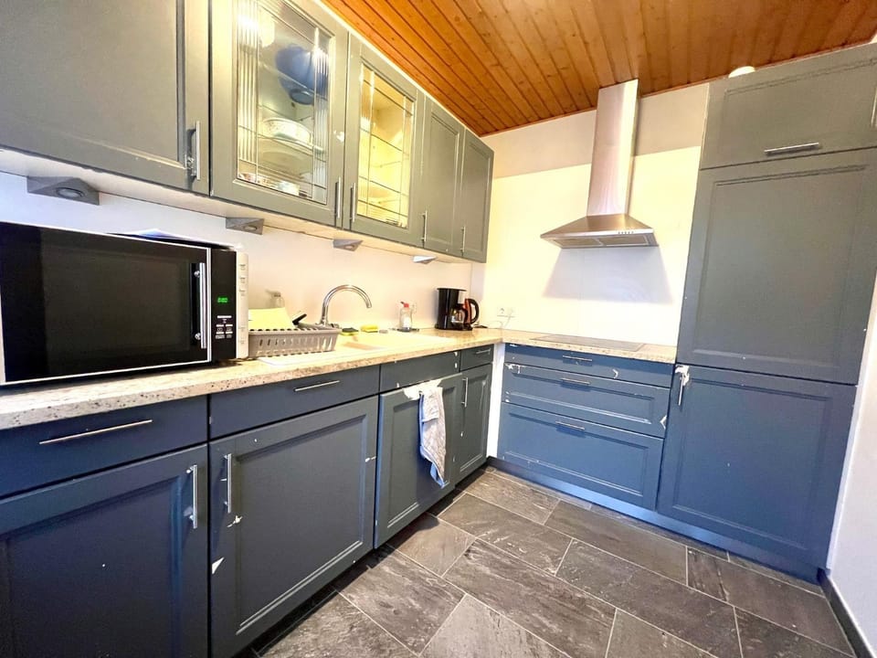 Kitchen or kitchenette, Communal kitchen