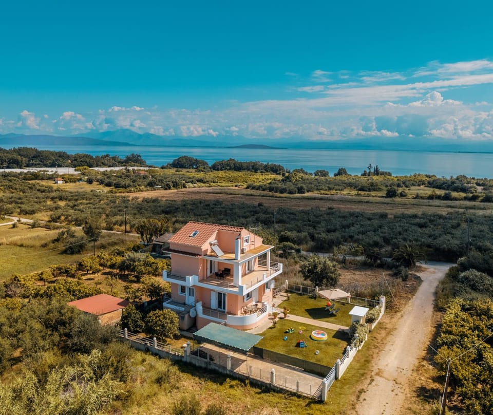 Property building, Day, Natural landscape, Bird's eye view, Sea view
