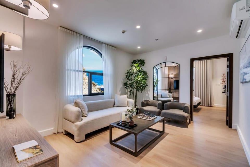 Living room, Seating area, air conditioner