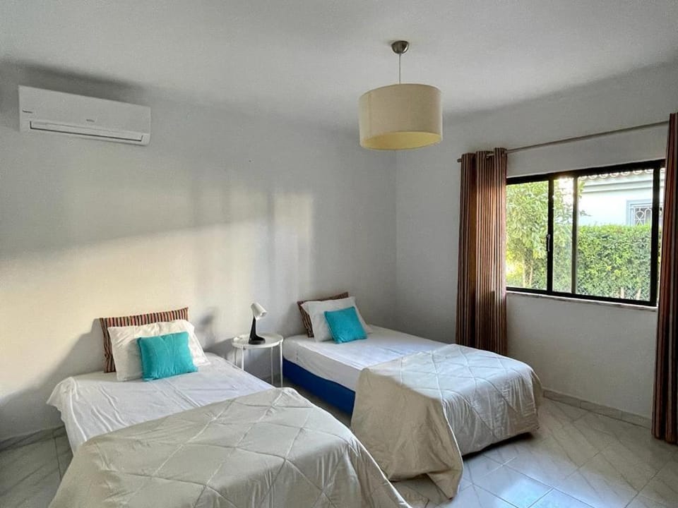 Vivenda Quarteira 42 Villa in Quarteira