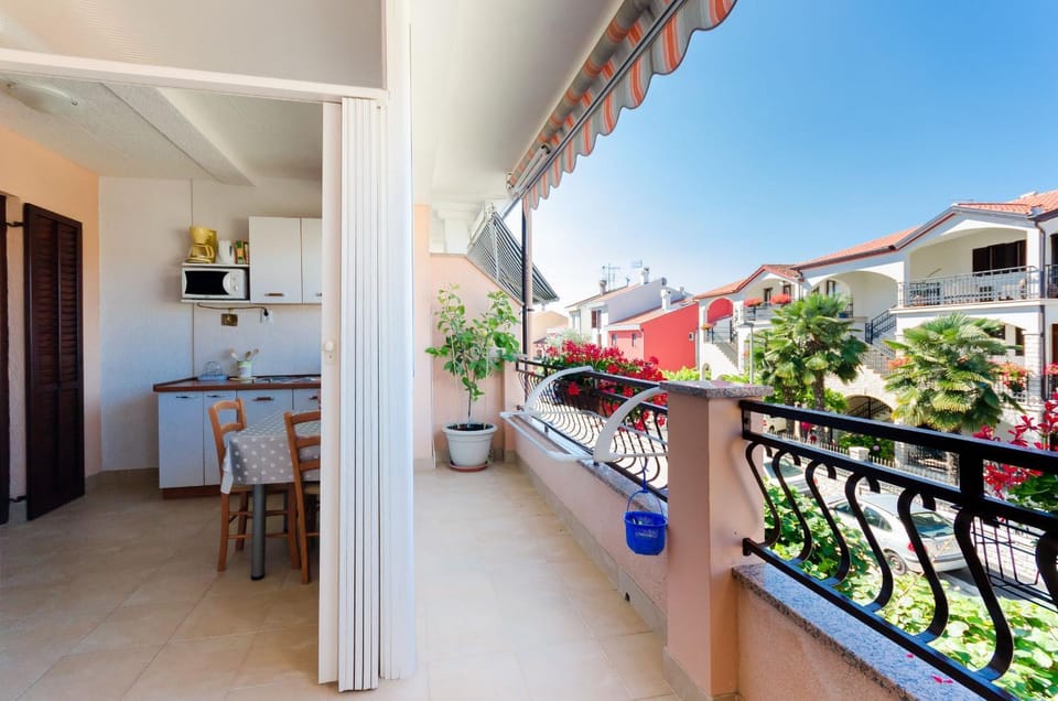View (from property/room), Kitchen or kitchenette