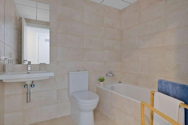Toilet, Bath