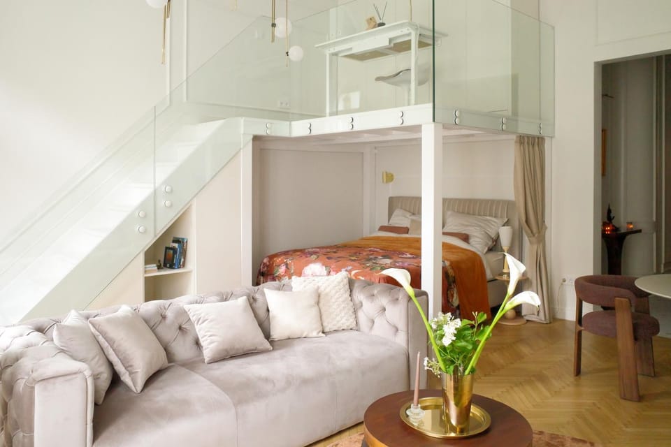 Bed, Living room, Seating area, Bedroom