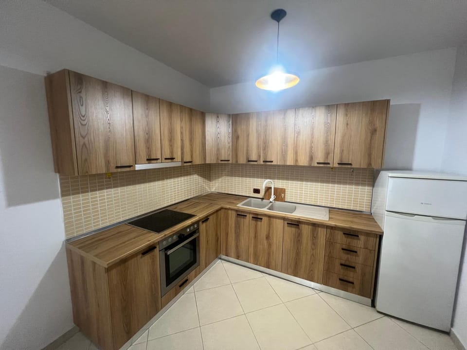 Kitchen or kitchenette, oven, pet friendly, stove