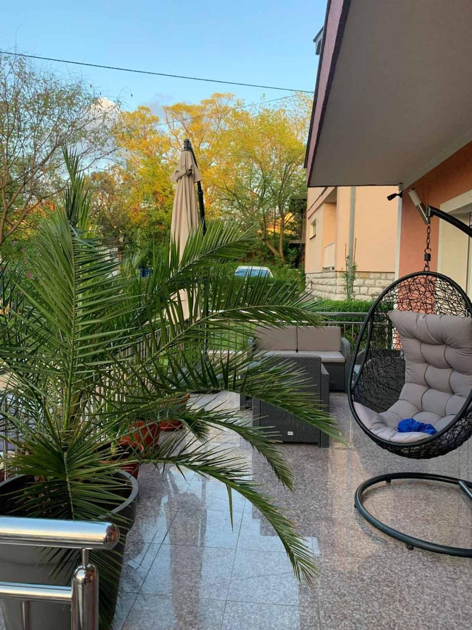 Patio, Day, Garden, Seating area, Garden view, sunbed