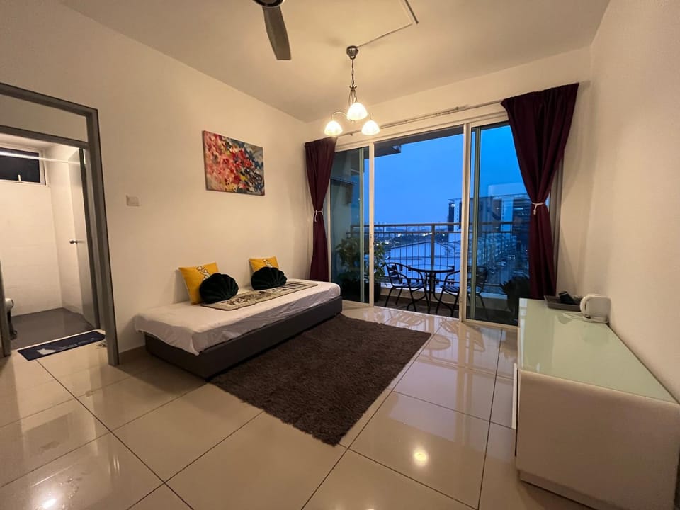 Pacific Place Ara Damansara By JRC Ideal Hostel in Petaling Jaya