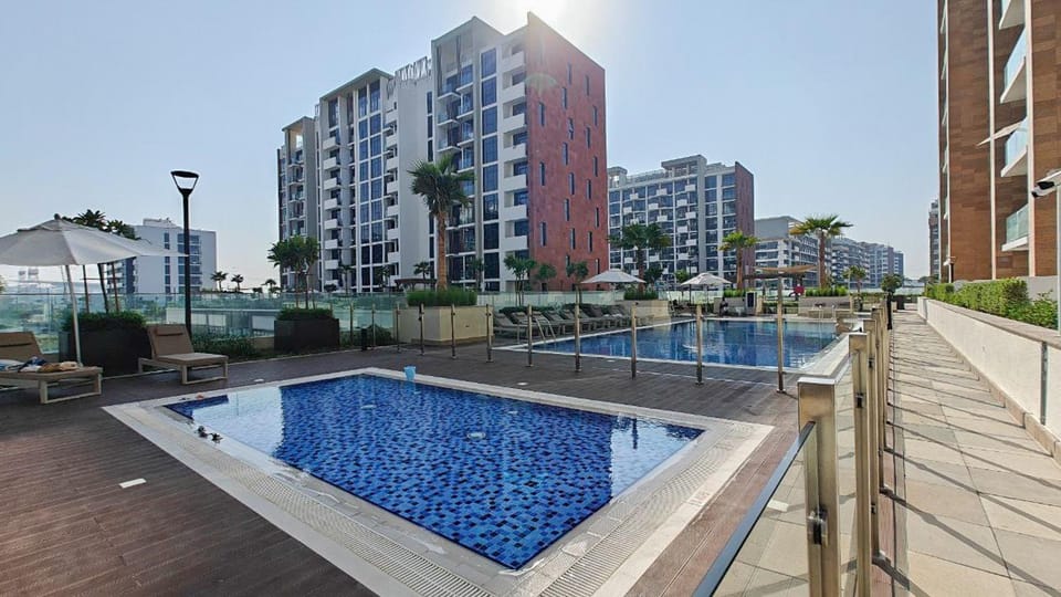 Pool view, Swimming pool, sunbed