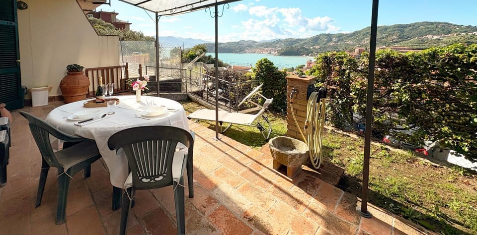 Sogno al mare con giardino e posto auto Apartment in Lerici