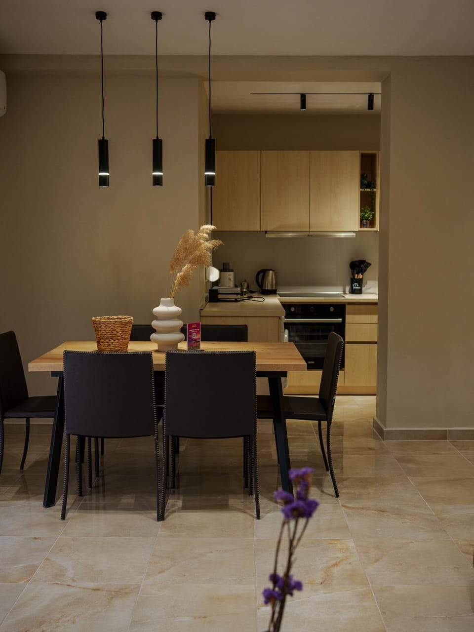 Art vacation apartment for 7 guests in Durrës city center Apartment in Tirana County, Albania