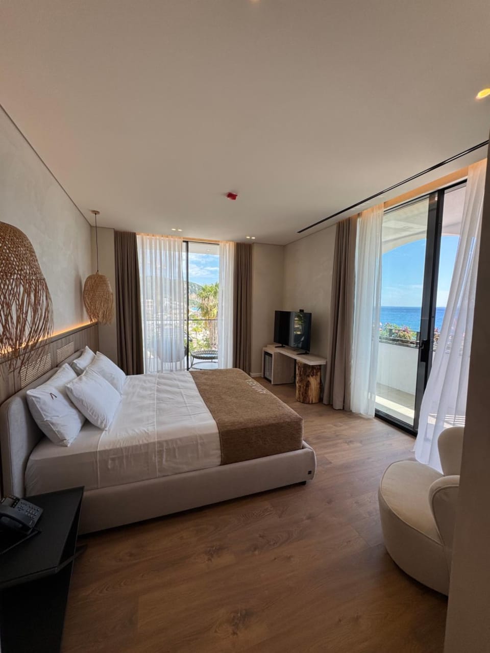 TV and multimedia, Bedroom, Sea view