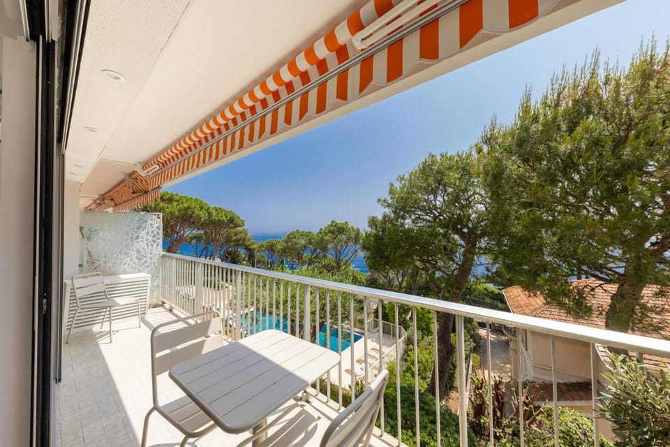 06DB Magnificent flat with incredible view Mont Boron Apartment in Nice