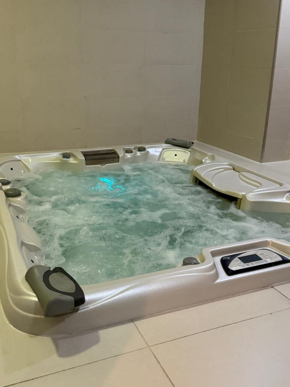 Hot Tub, Hot Tub