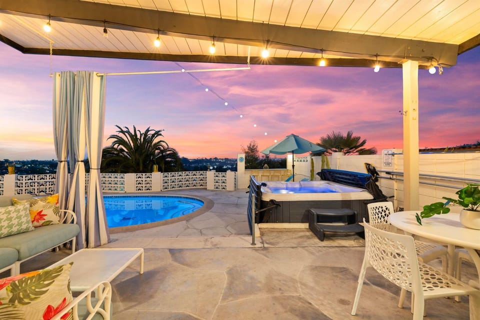 Hot Tub, Swimming pool