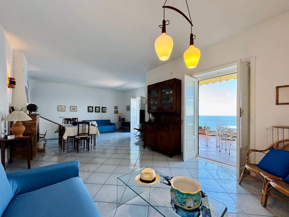 TV and multimedia, Balcony/Terrace, Dining area, Sea view