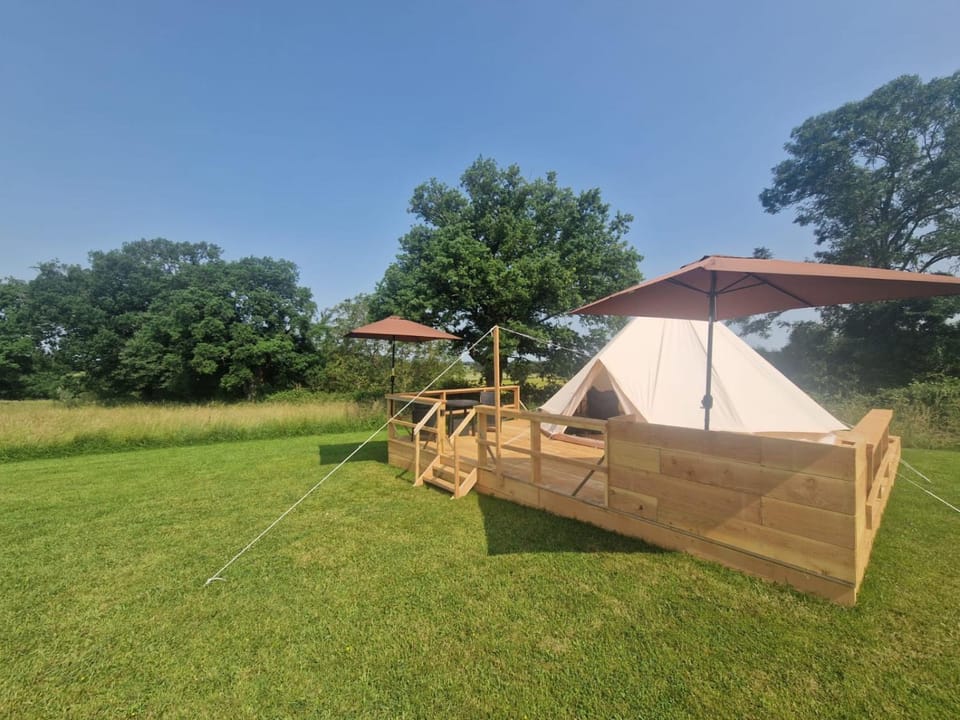 Luxe Tent La Maison Des Trois Grands Luxury tent in Nouvelle-Aquitaine