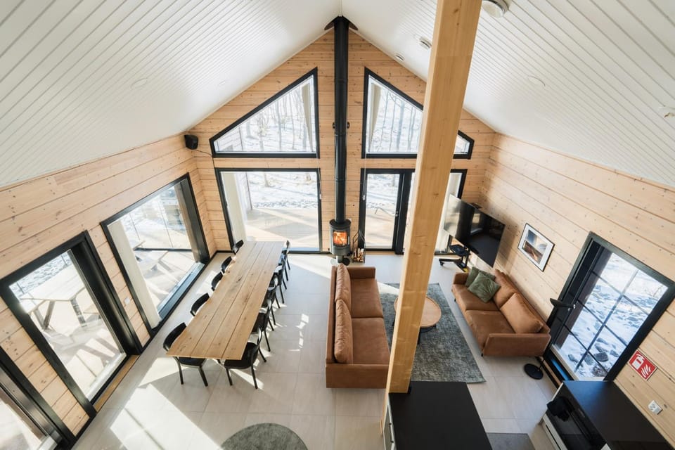 TV and multimedia, Seating area, Dining area