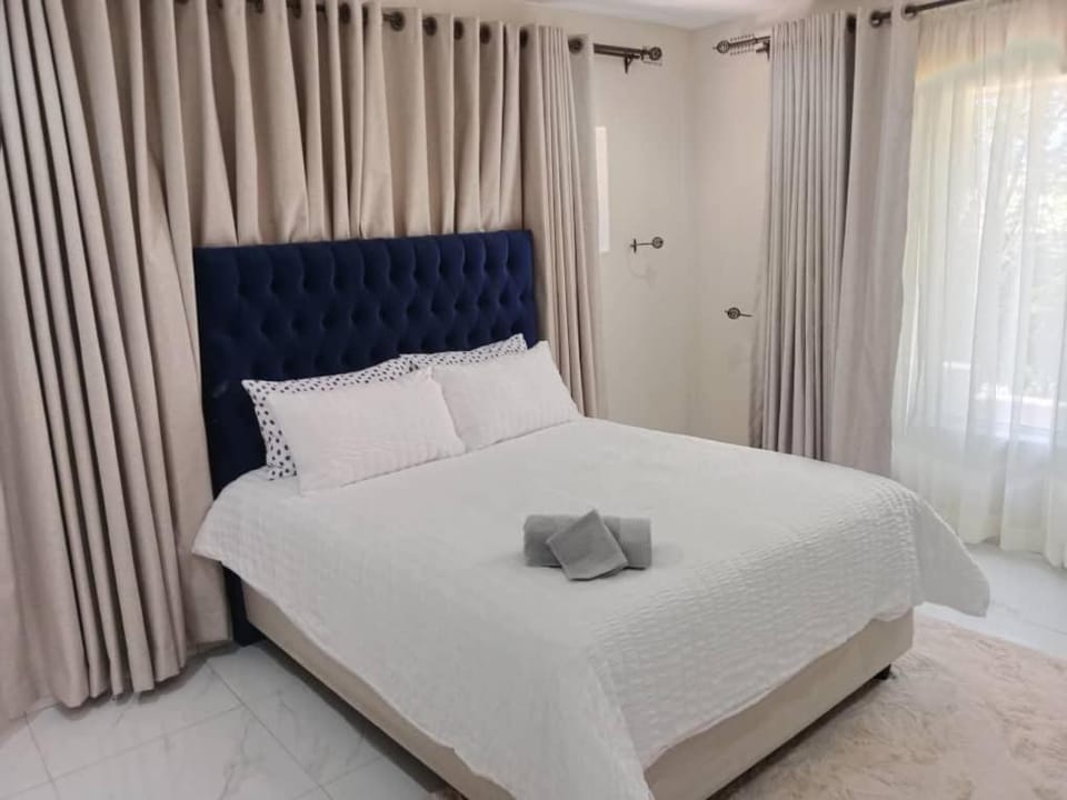 Juliet Royal Villa Monavale Avondale west Villa in Harare