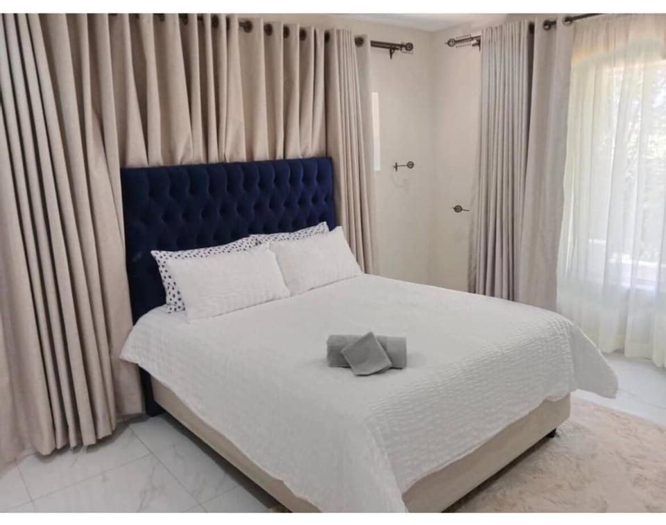 Juliet Royal Villa Monavale Avondale west Villa in Harare